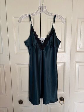 Linea Donatella Emerald Green Nightwear Black Lace Whimsical  Size S Feminine